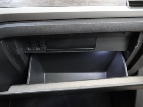 Used 2021 Volkswagen Atlas Cross Sport SE w/ Panoramic Sunroof Package image 36