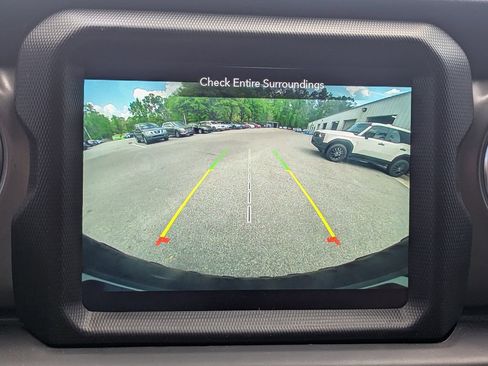 Used 2022 Jeep Wrangler Unlimited Rubicon w/ Steel Bumper Group image 21