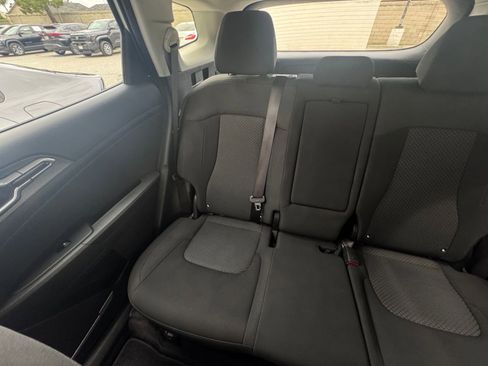 Used 2025 Kia Sportage LX FWD image 38