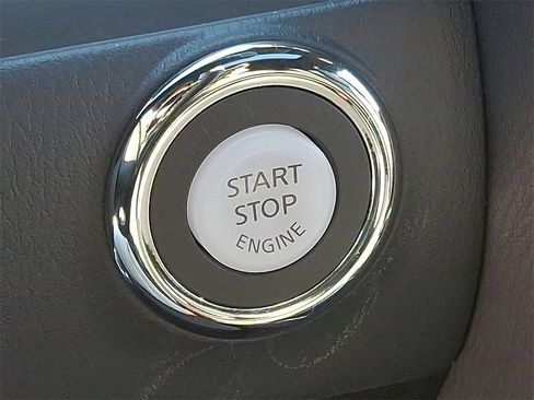 Used 2023 Nissan Armada SL w/ Midnight Edition Package image 23