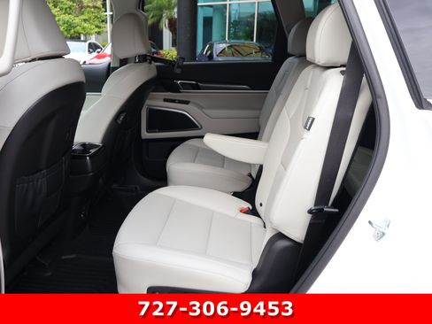 Used 2025 Kia Telluride S FWD image 17