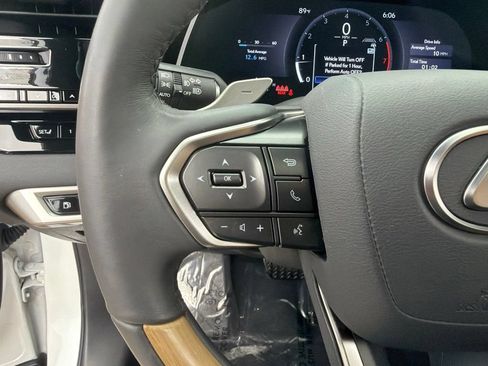 Used 2025 Lexus RX 350 Premium w/ Accessory Package AWD/4WD image 13
