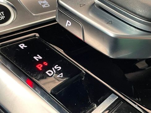 Used 2021 Audi e-tron Premium Plus w/ Premium Plus Package image 41