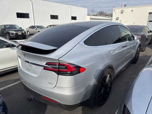 Used 2018 Tesla Model X 75D image 4