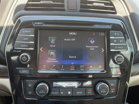 Used 2016 Nissan Maxima Platinum FWD image 15