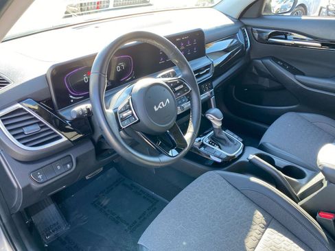 Used 2025 Kia Seltos S image 34