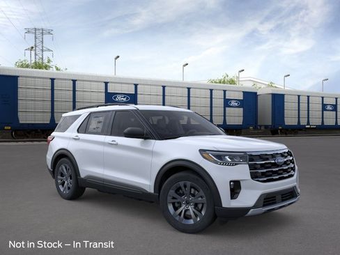 New 2026 Ford Explorer Active AWD/4WD image 8