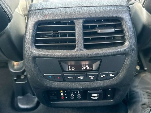 Used 2016 Honda Pilot Touring image 31