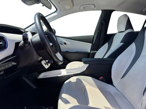 Used 2016 Toyota Prius Three Touring FWD image 10