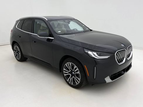 Certified 2025 BMW X3 xDrive30i w/ Convenience Package image 2