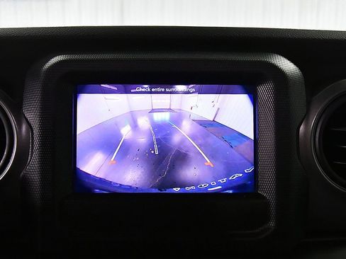 Used 2023 Jeep Wrangler Unlimited image 22