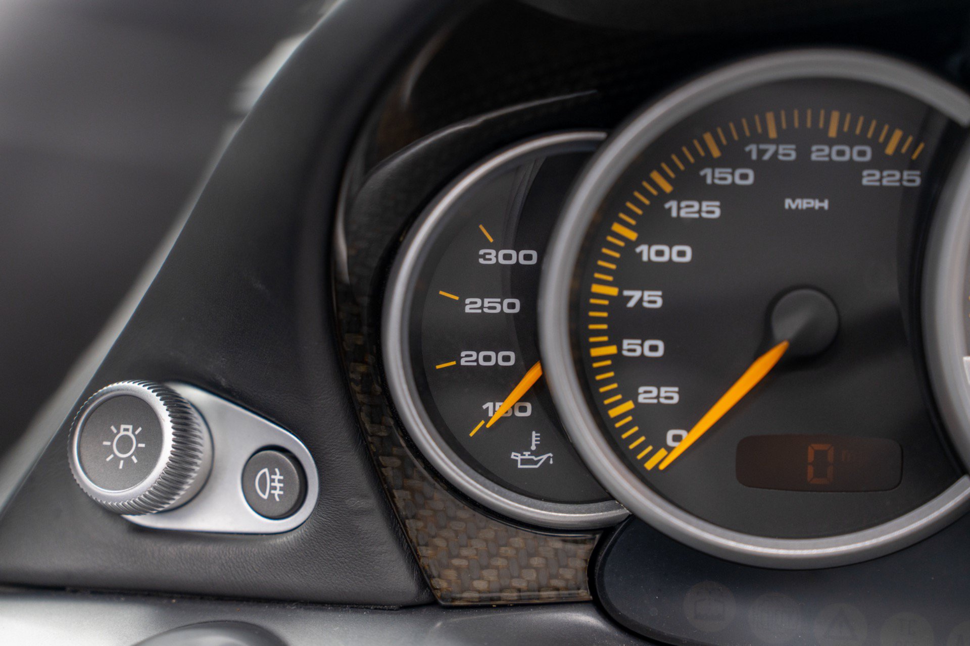 Used 2004 Porsche Carrera GT RWD image 19
