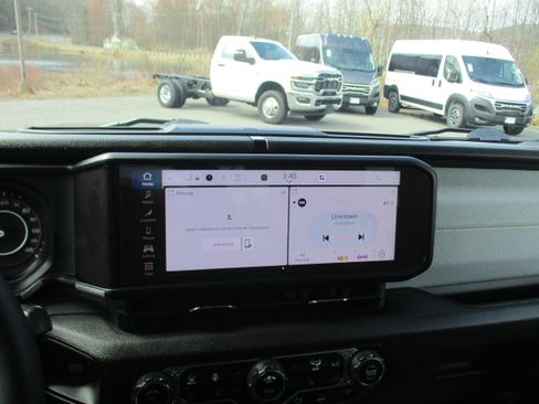 Used 2024 Jeep Wrangler Sport S image 14