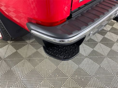 Used 2017 GMC Sierra 1500 SLE w/ Enhanced Driver Alert Package image 17