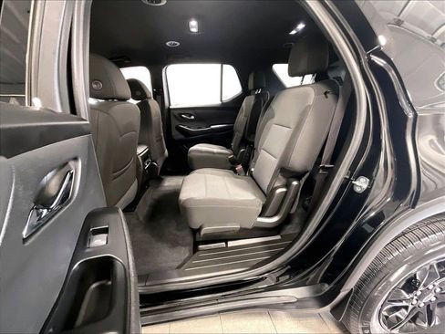 Used 2023 Chevrolet Traverse LT w/ Midnight/Sport Edition AWD/4WD image 15