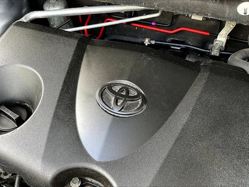 Used 2020 Toyota RAV4 XLE AWD/4WD image 33