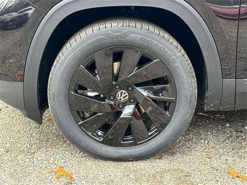 New 2026 Volkswagen Atlas SE image 8