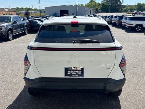 Used 2024 Hyundai Kona SEL AWD/4WD image 25