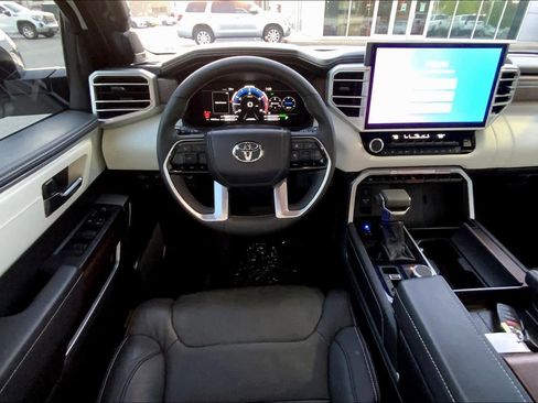 Used 2025 Toyota Sequoia Capstone image 5