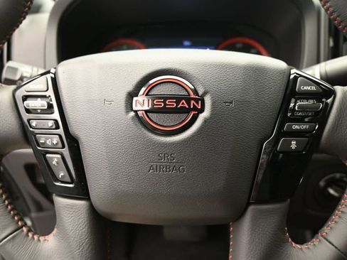 Used 2025 Nissan Frontier PRO-4X image 17