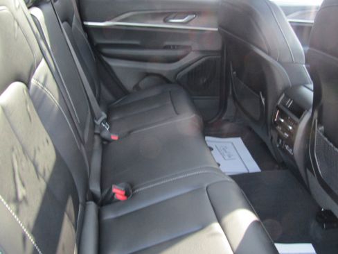 New 2025 Jeep Grand Cherokee Limited image 6