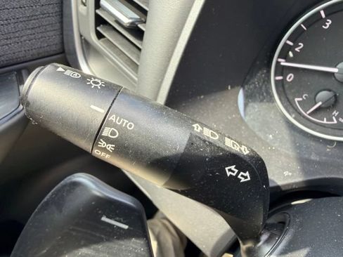 Used 2023 Nissan Rogue S FWD image 35