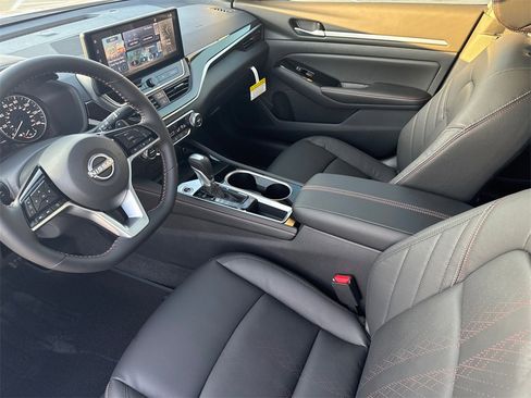 New 2025 Nissan Altima 2.5 SR w/ SR Premium Package image 18