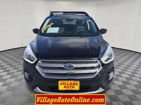 Used 2017 Ford Escape SE w/ Equipment Group 201A image 6
