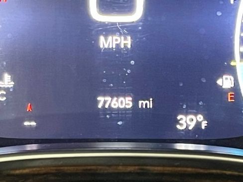 Used 2023 Chrysler Pacifica Limited FWD image 25