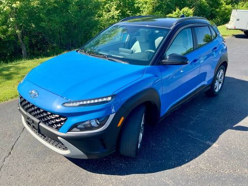 Used 2022 Hyundai Kona SEL w/ Cargo Package AWD/4WD image 5