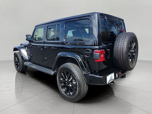 Used 2023 Jeep Wrangler Unlimited Sahara image 9