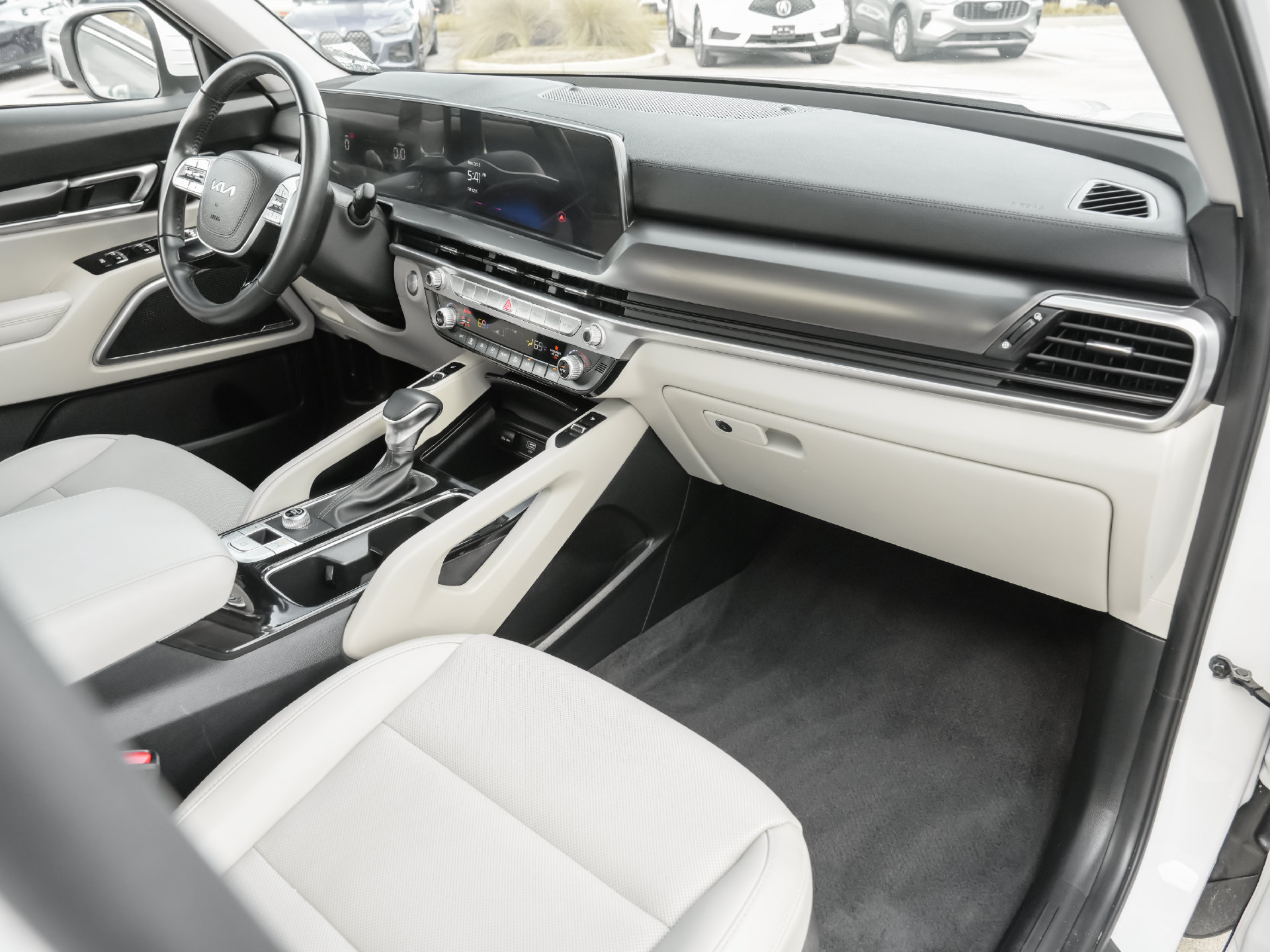 Used 2025 Kia Telluride S FWD image 10