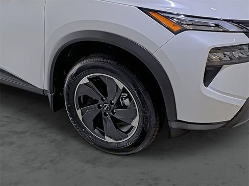 Used 2026 Nissan Rogue SV AWD/4WD image 14