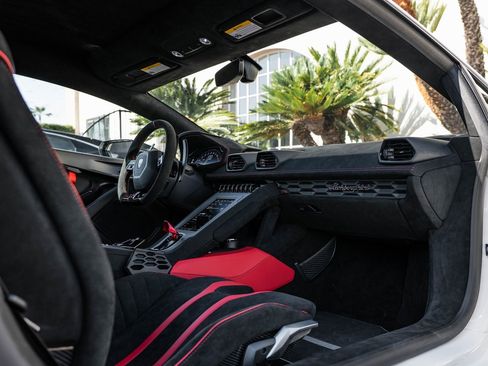 Used 2024 Lamborghini Huracan STO image 7
