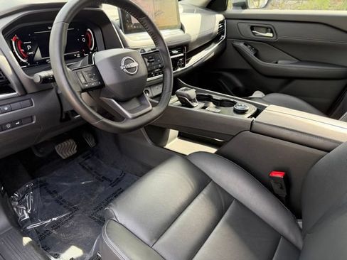 Used 2025 Nissan Rogue SL AWD/4WD image 20