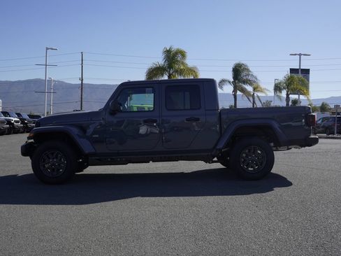 New 2026 Jeep Gladiator Sport AWD/4WD image 7