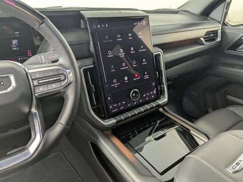 Used 2025 GMC Yukon Denali w/ Denali Reserve Package AWD/4WD image 19