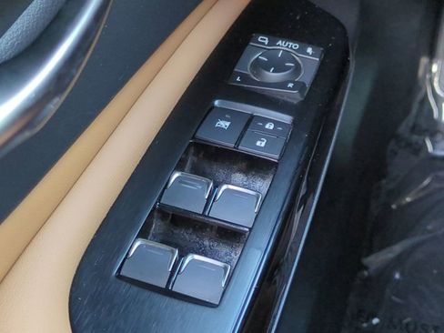 Certified 2022 Lexus ES 350 w/ Premium Package image 23