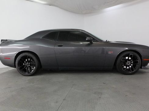 Used 2019 Dodge Challenger R/T w/ Driver Convenience Group RWD image 5