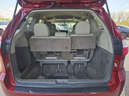 Used 2017 Toyota Sienna XLE AWD/4WD image 99