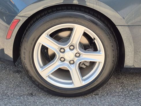 Used 2022 Chevrolet Camaro LT RWD image 9