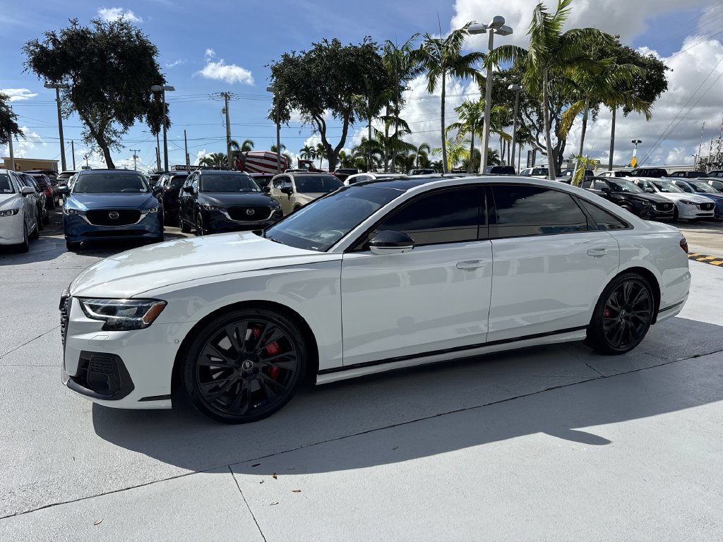 Used 2025 Audi S8 w/ Executive Package AWD/4WD image 10