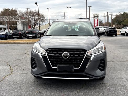 Used 2021 Nissan Kicks S image 2