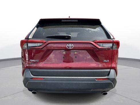 Used 2019 Toyota RAV4 XLE w/ Convenience Package image 7