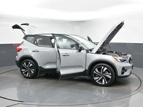 Used 2024 Volvo XC40 B5 Plus w/ Climate Package AWD/4WD image 52