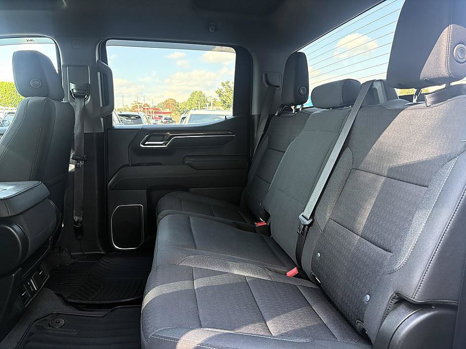 Used 2023 Chevrolet Silverado 1500 LT AWD/4WD image 10