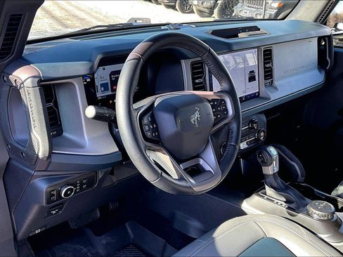 Used 2024 Ford Bronco Outer Banks image 11
