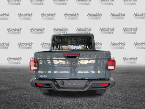 Used 2025 Jeep Gladiator Nighthawk image 9