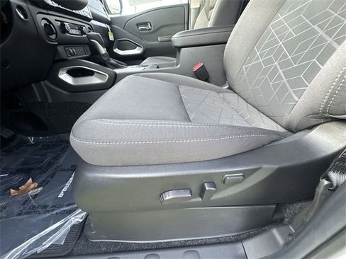 New 2026 Nissan Frontier SV image 12