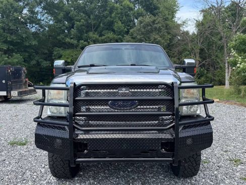 Used 2013 Ford F250 Lariat w/ Lariat Ultimate Pkg AWD/4WD image 2